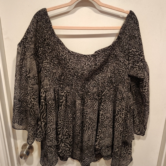 Torrid Smocked Off Shoulder Chiffon Animal Print Top 3X-Witchy Whimsigoth Fairy - Picture 7 of 7